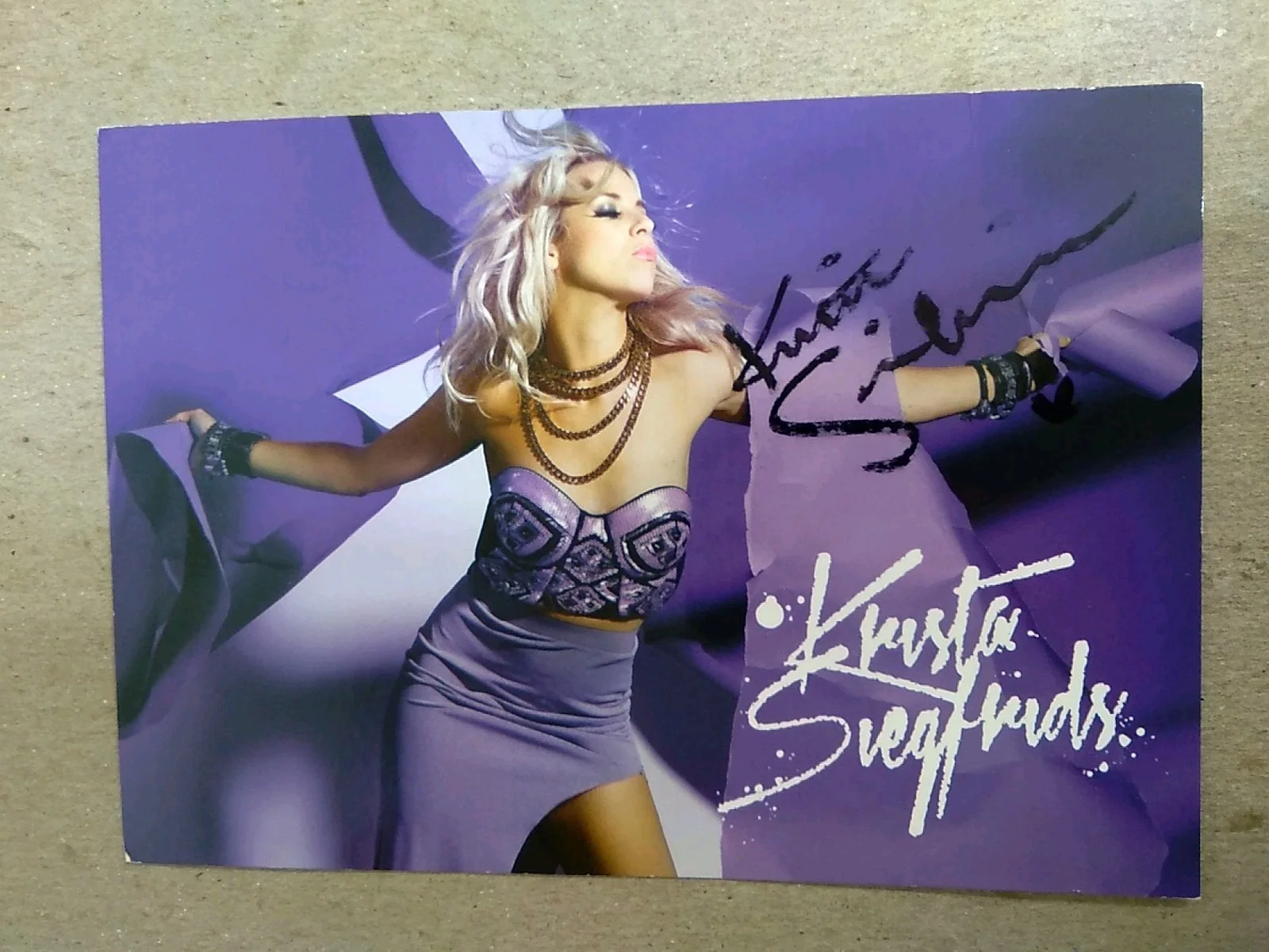 Krista Siegfrids Finnish Singer And TV Presenter Autographed Signed 6x4 Photo, изображение 2
