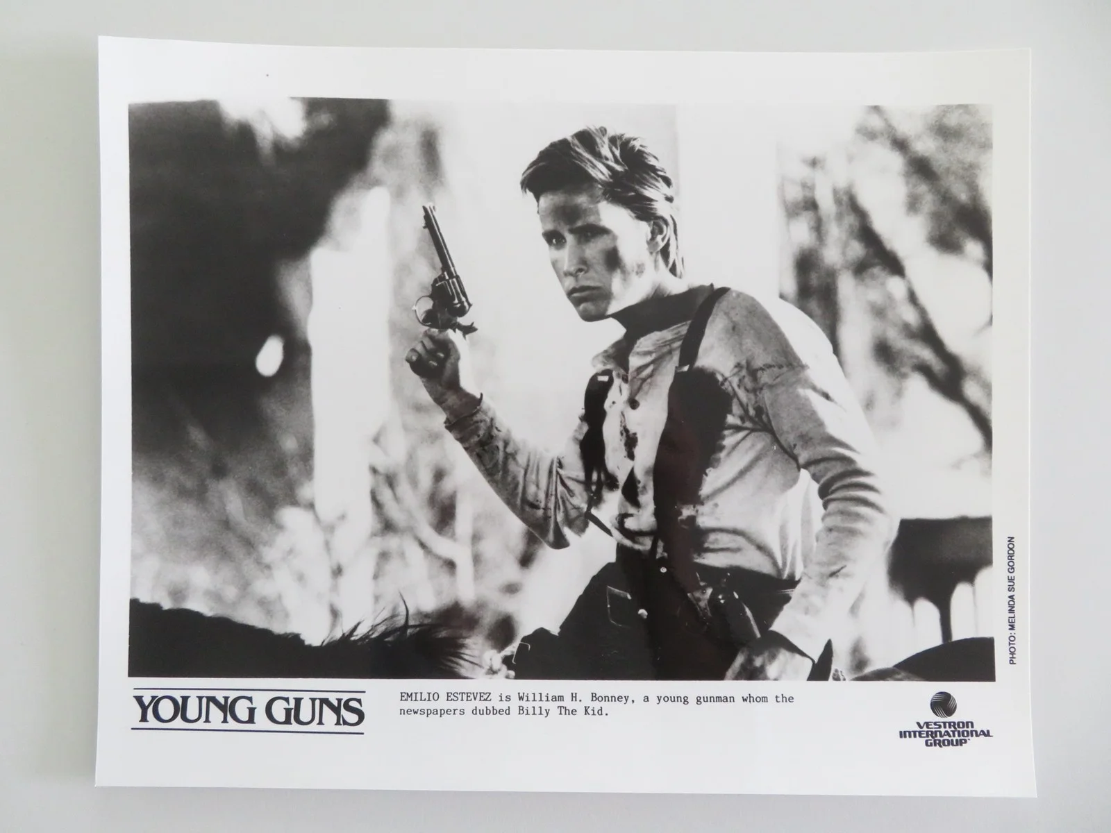 Young Guns Movie Still Photo Lot Of 6 Emilio Estevez Charlie Sheen 1988, изображение 3