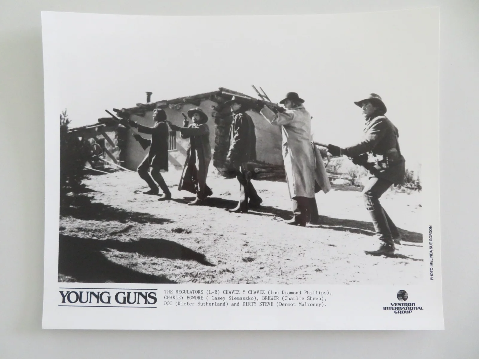 Young Guns Movie Still Photo Lot Of 6 Emilio Estevez Charlie Sheen 1988, изображение 5