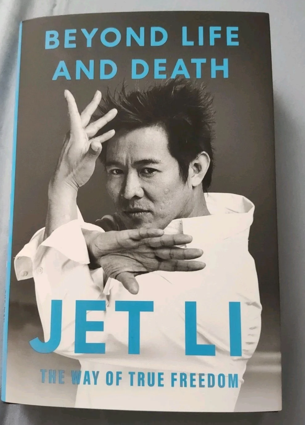 JET LI — Just Signed JET LI Beyond Life and Death: The Way of True Freedom Book B & N, изображение 3