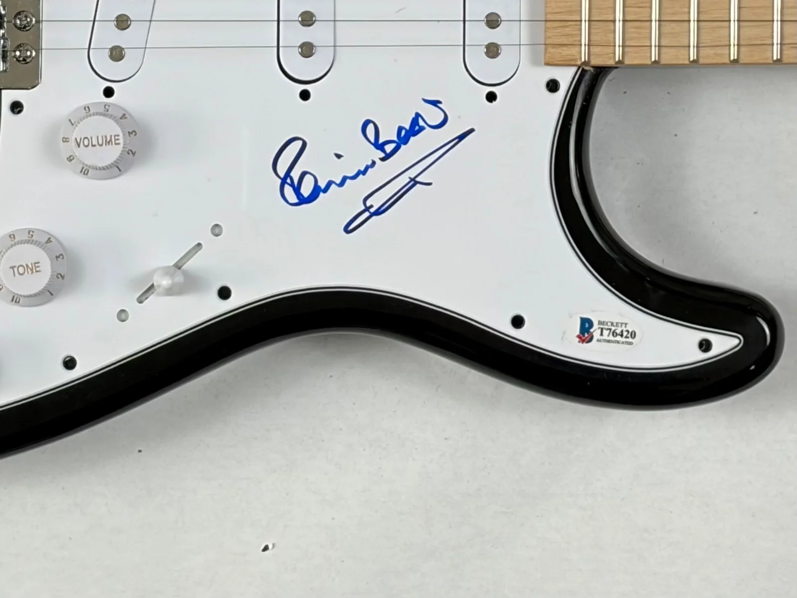 Pete Best Signed The Beatles Electric Guitar Autograph 1st Drummer Beckett COA, image 5