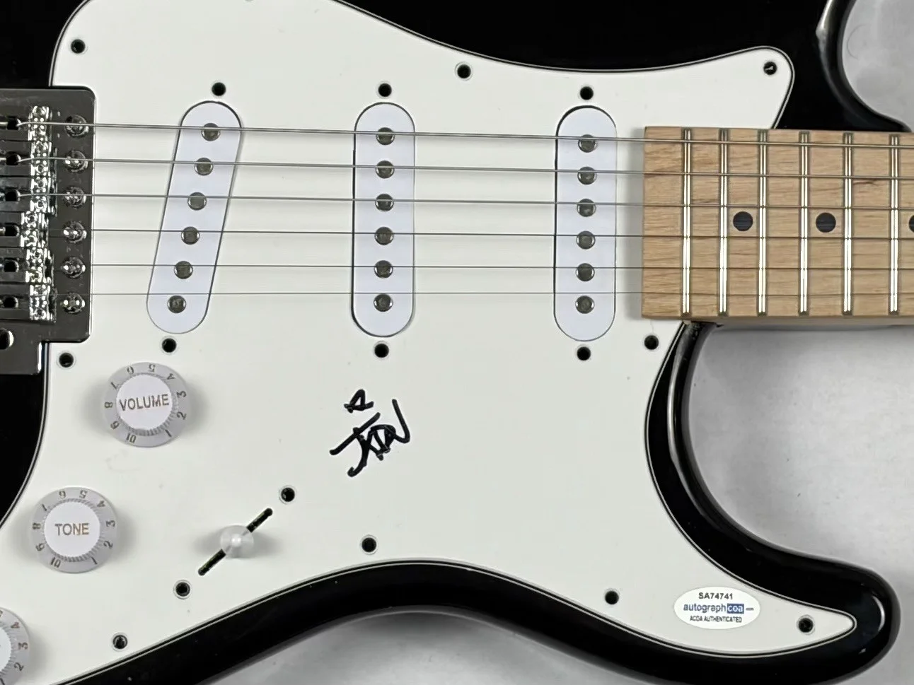 JXDN Jaden Hossler Signed Autograph Electric Guitar Tell Me About Tomorrow ACOA, изображение 3