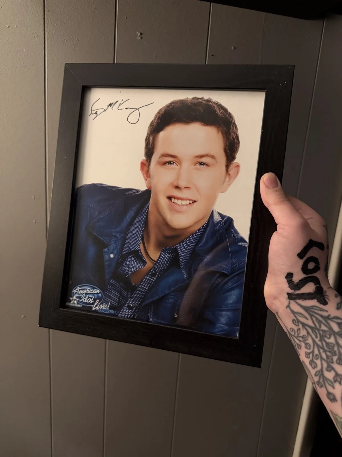 Framed 8x10 Autographed Scotty McCreery Photo, Circa 2011, изображение 2