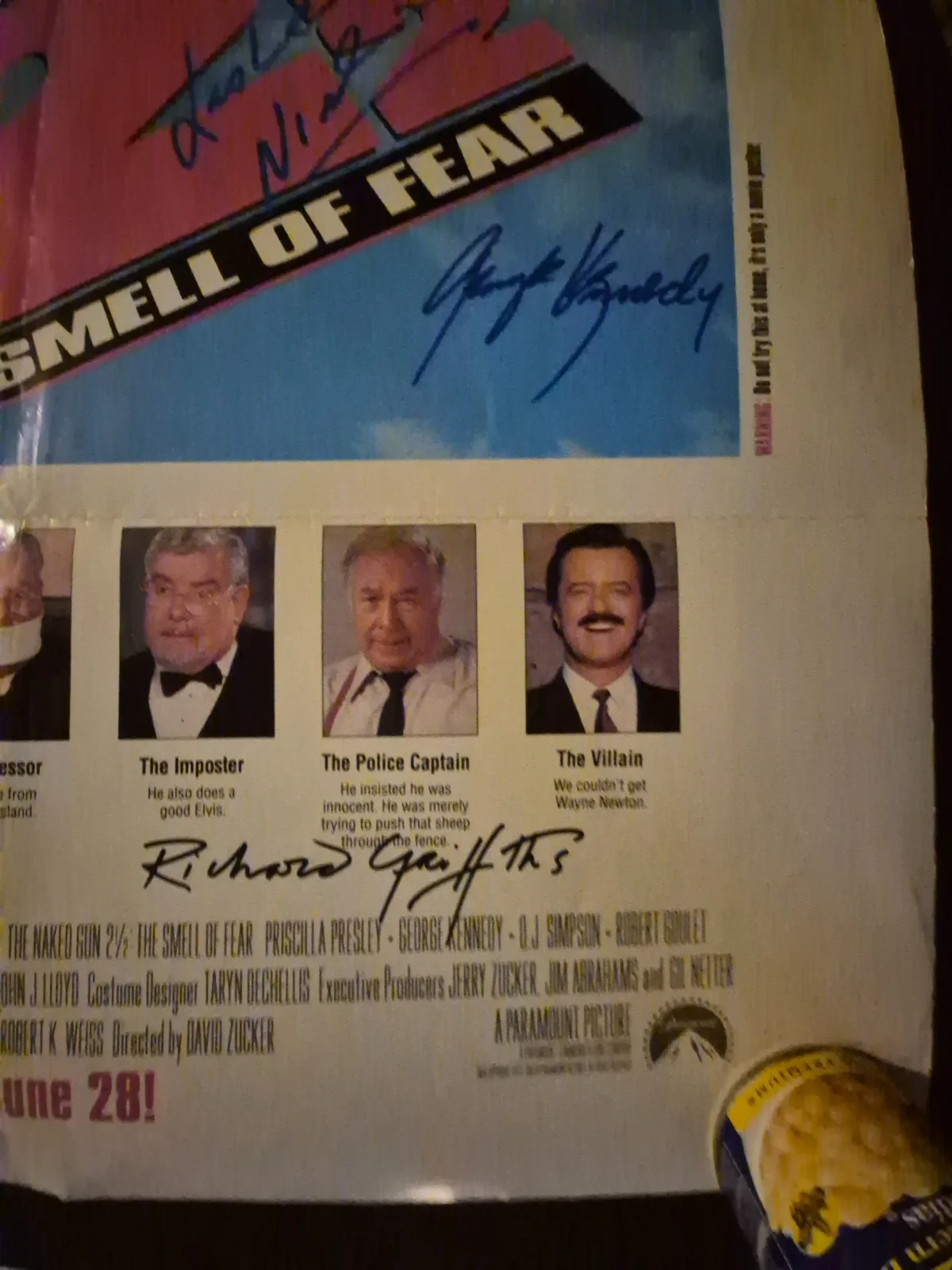 SEE BELOW — THE NAKED GUN 2-1/2-CAST SIGNED , 1-SHEET MOVIE POSTER ekim, изображение 3