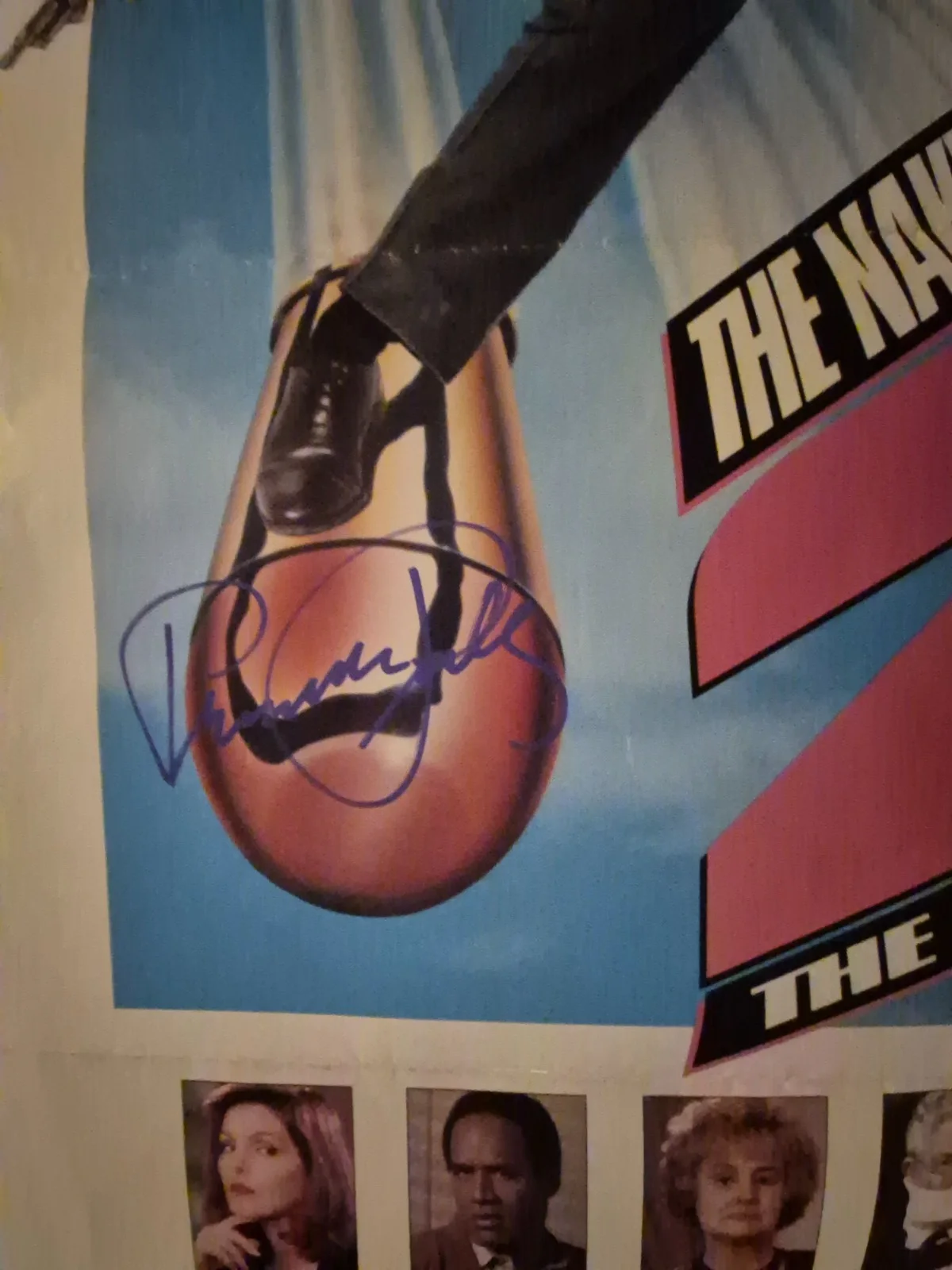 SEE BELOW — THE NAKED GUN 2-1/2-CAST SIGNED , 1-SHEET MOVIE POSTER ekim, изображение 5