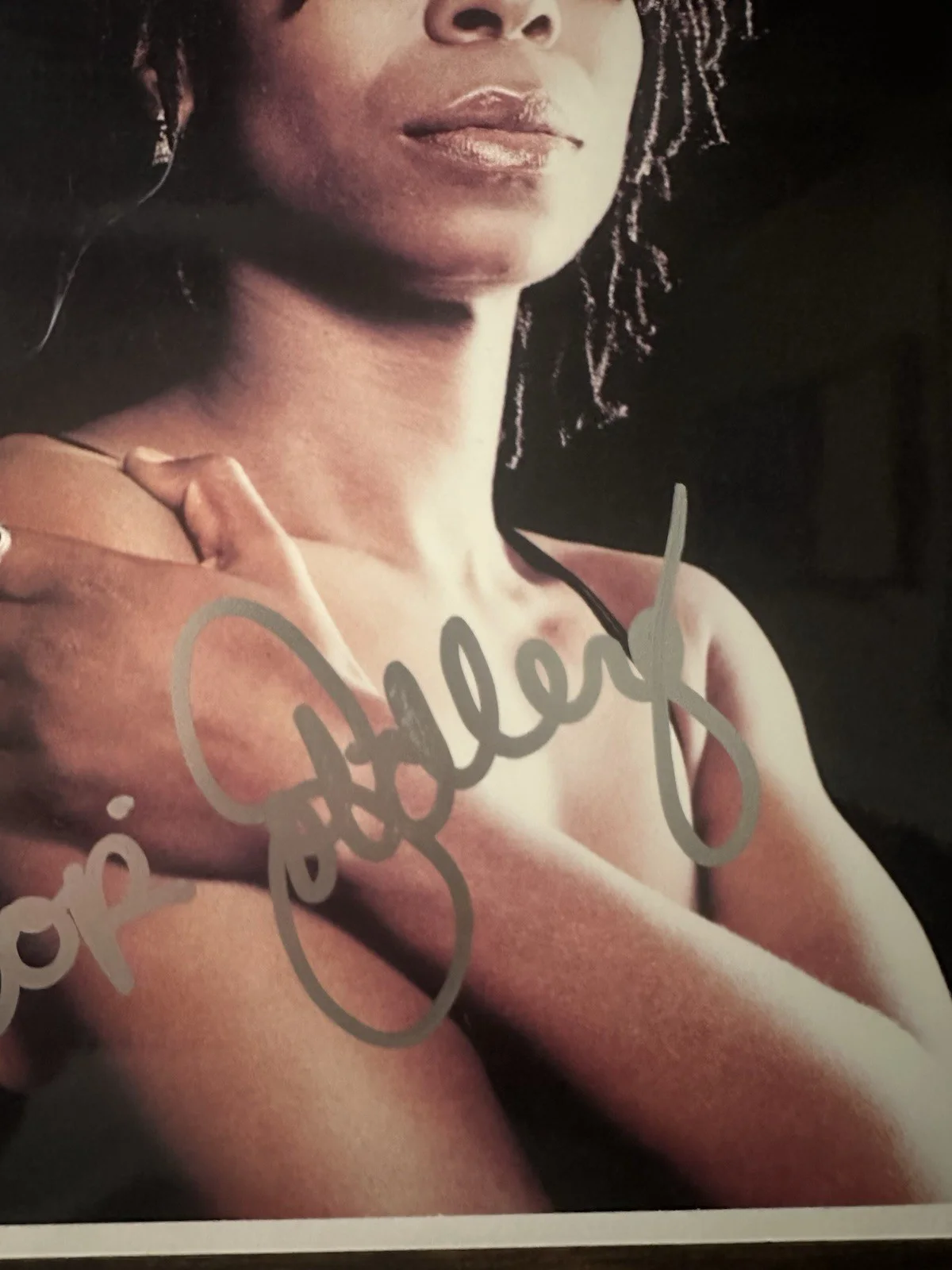 Whoopi Goldberg — Whoopi Goldberg Signed Autographed 8 X 10 Photo Sister Act The View Star Trek, изображение 3