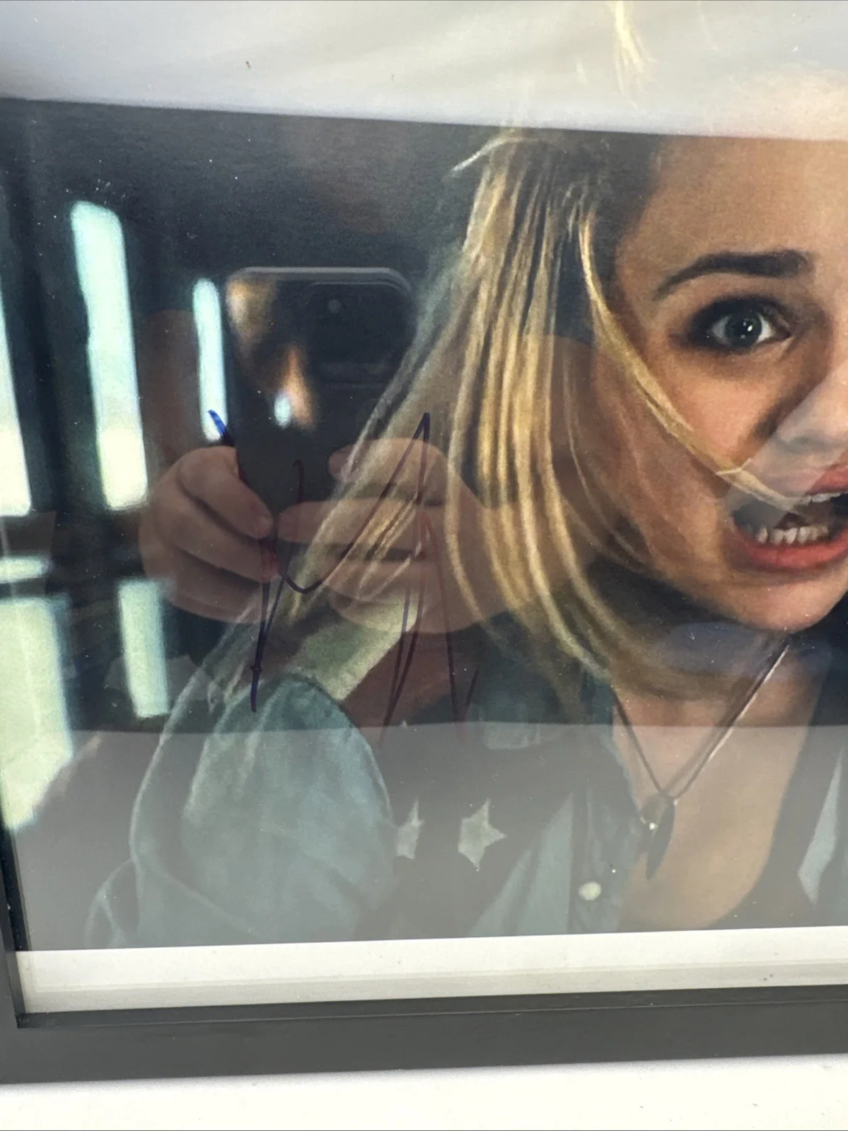 Joey King Signed 11x14 Photo PSA/DNA AC31110 – Autograph, image 2