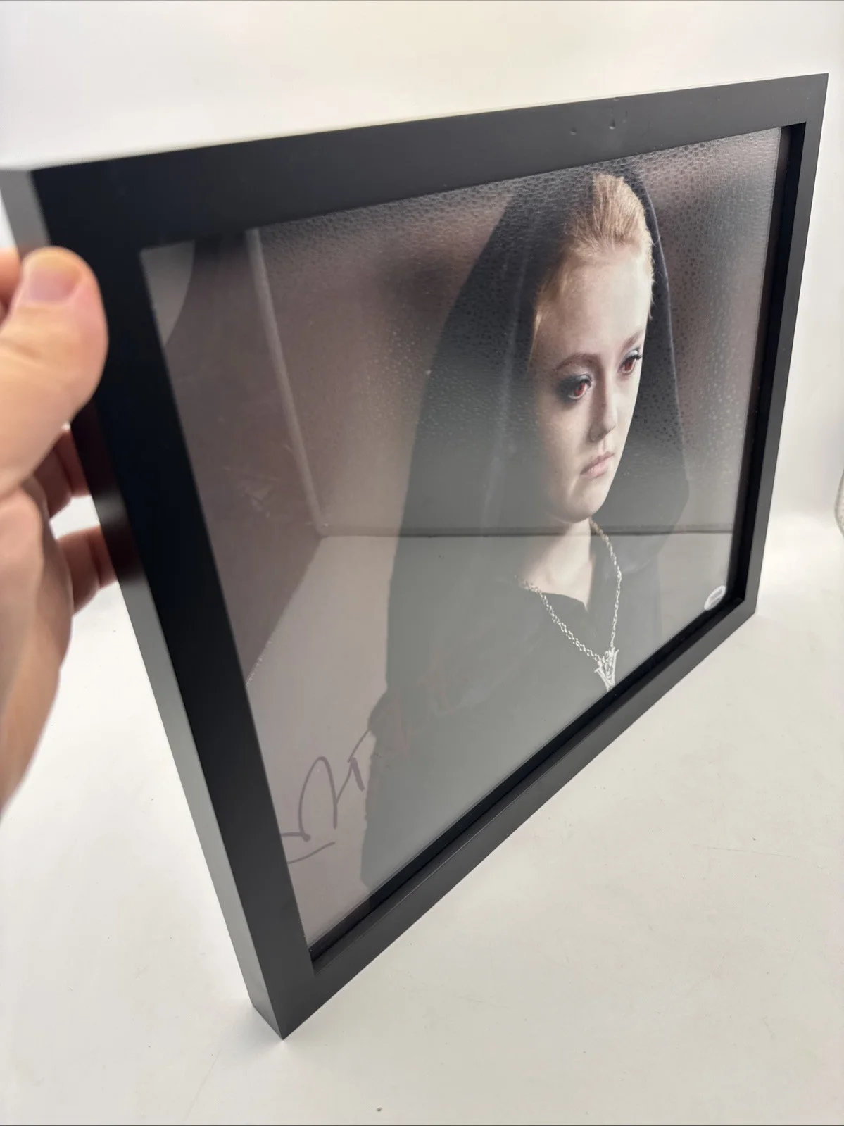 Dakota Fanning Signed 11x14 Photo PSA/DNA S33538 – Twilight Jane, изображение 2