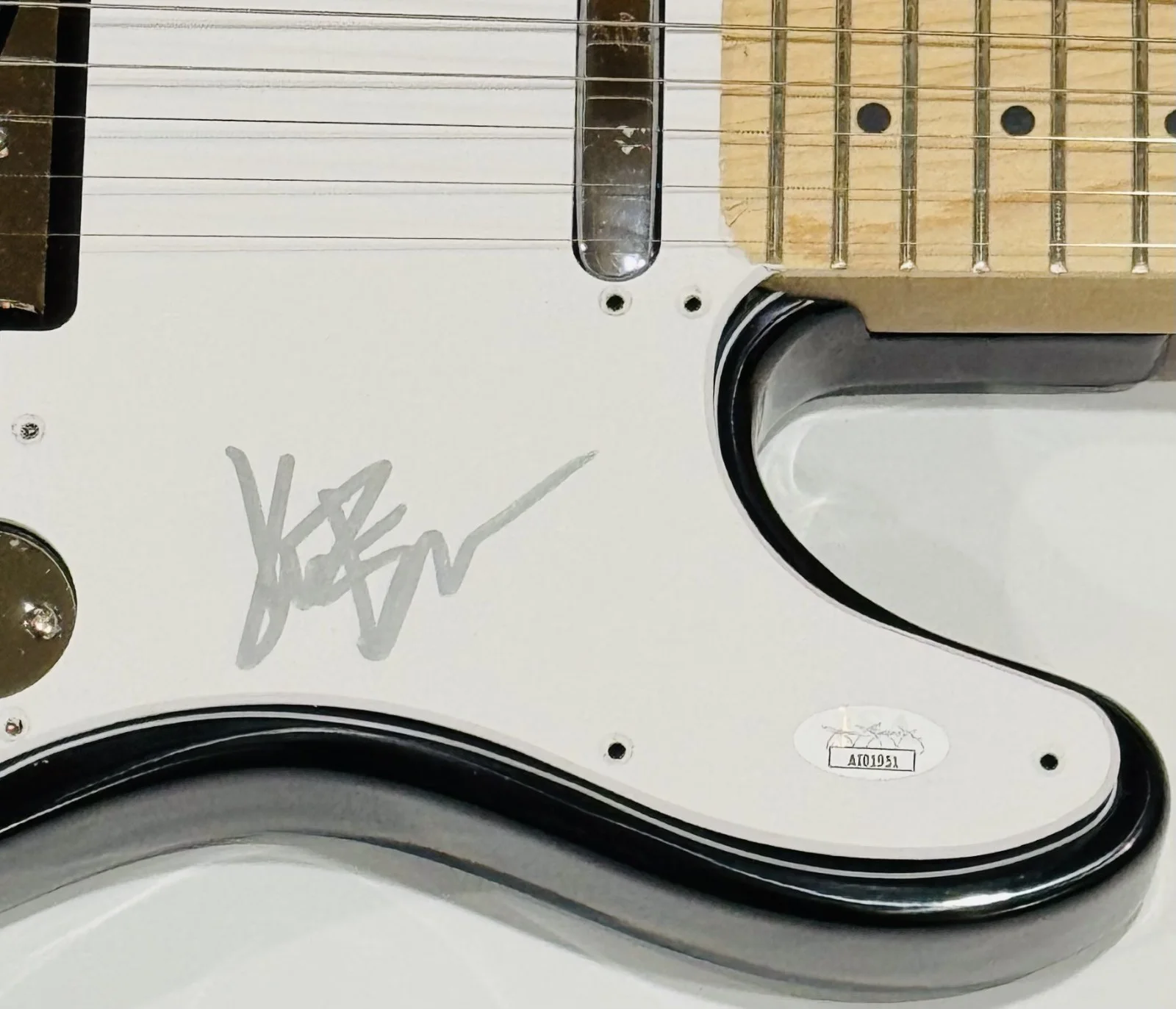 KANE BROWN SIGNED CUSTOM ELECTRIC GUITAR HEAVEN WHAT IFS JSA COA, изображение 2