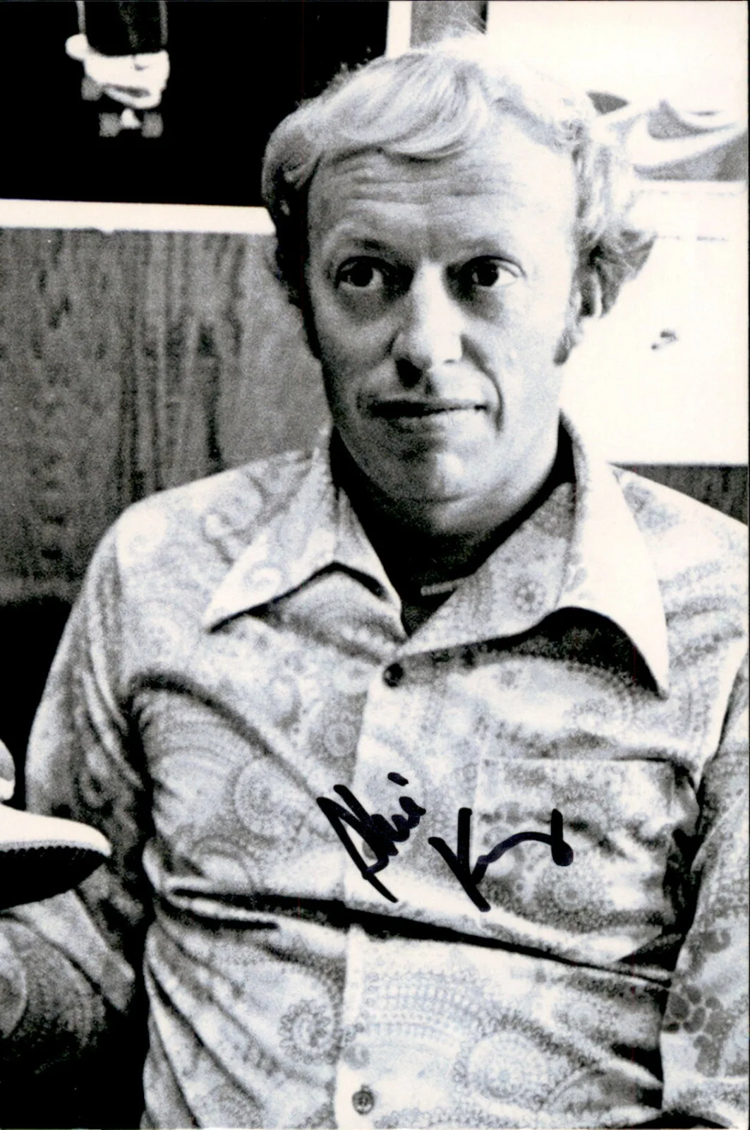 Phil Knight — Phil Knight Signed Autographed 4x6 Photo Nike Founder & CEO Sneaker Legend