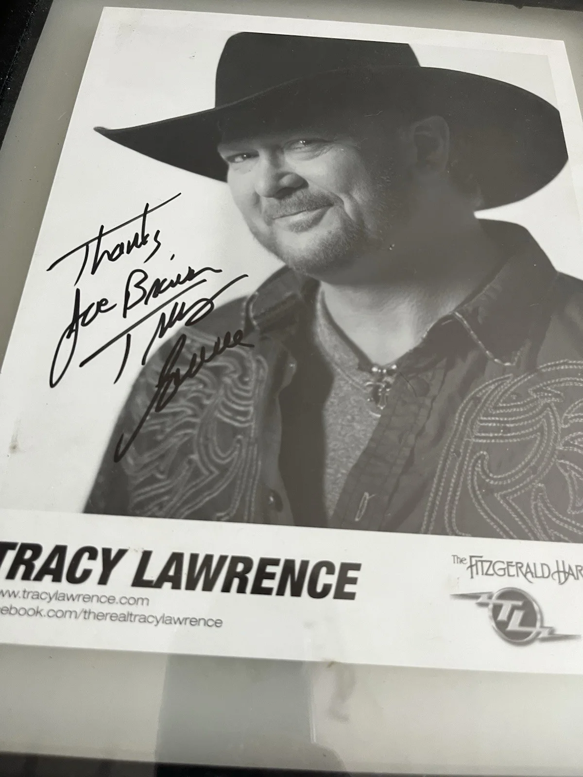TRACY LAWRENCE SIGNED AUTOGRAPHED 14x13 Photo Country Music Glass Framed, изображение 2