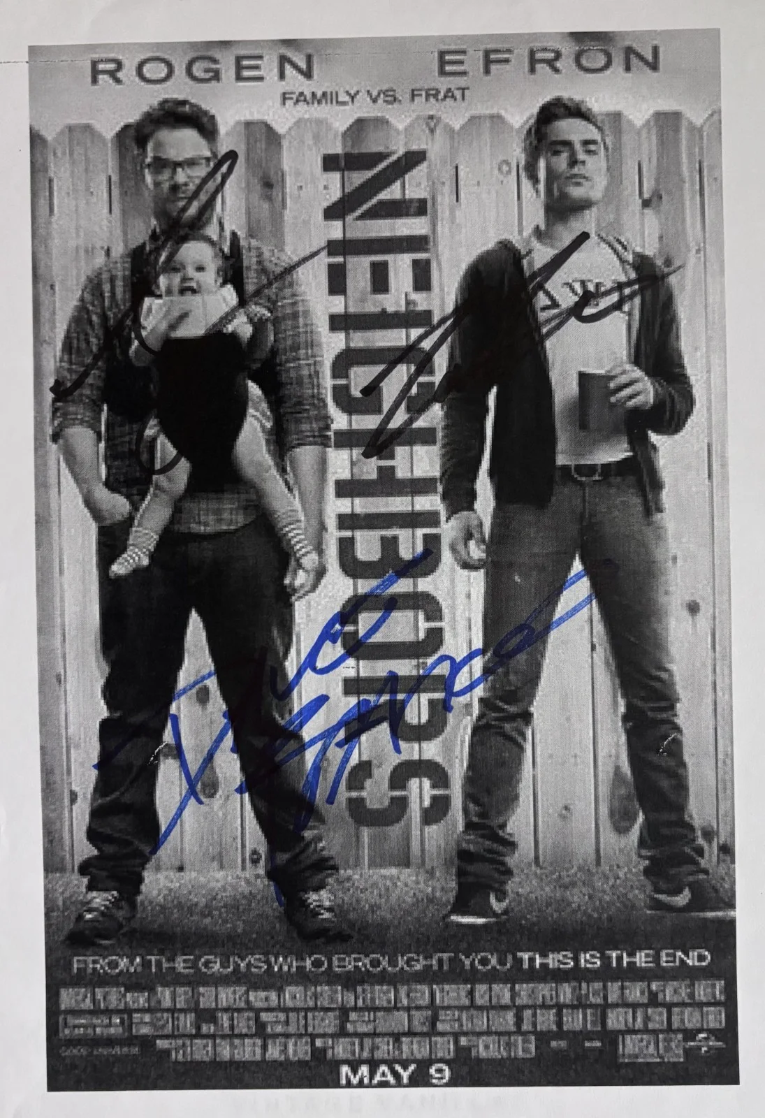 Seth Rogen, Zack Efron, Dave Franco — Seth Rogen - Zack Efron - Dave Franco Signed "Neighbors" Movie B/W Print, image 3
