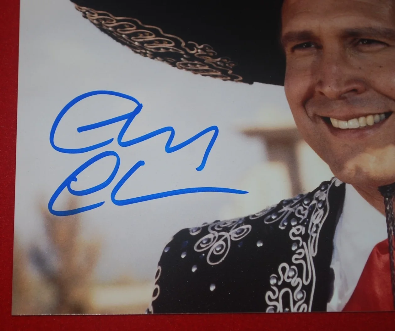 chevy chase — ACTOR CHEVY CHASE THREE AMIGOS Signed 8X10 Beckett COA 4W685918, изображение 2