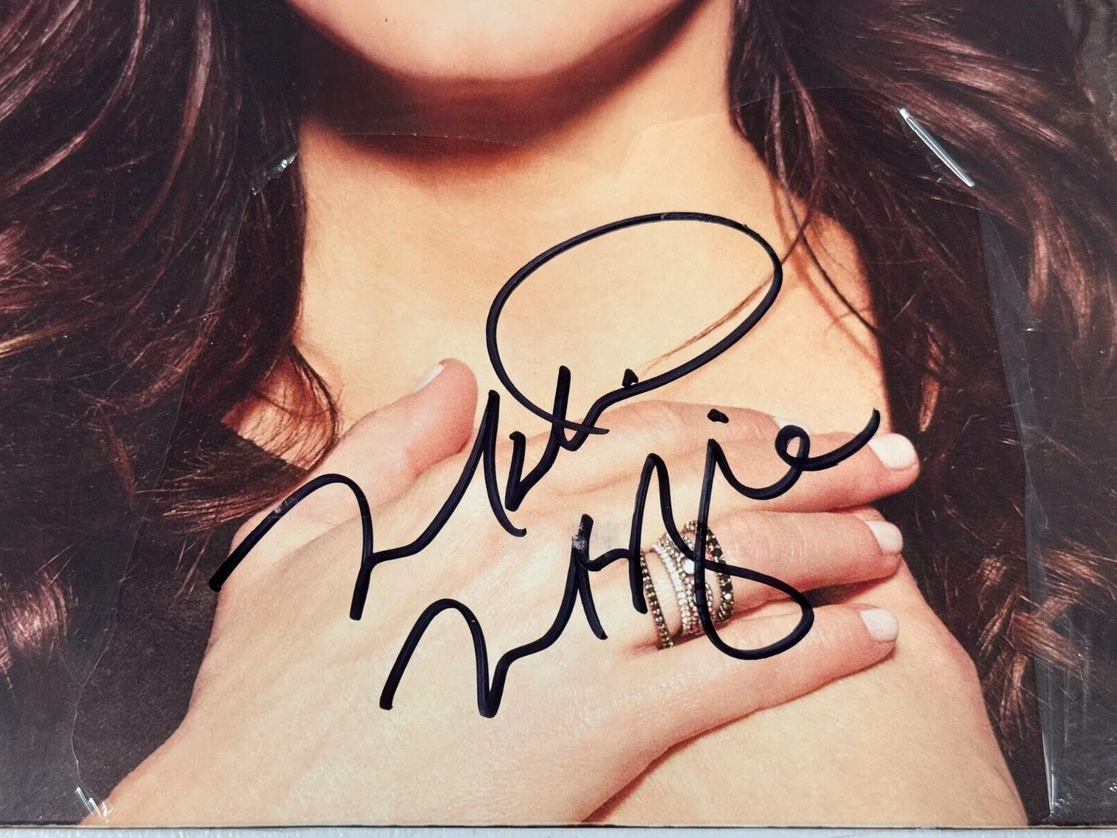 MARTINA McBRIDE EVERLASTING AUTOGRAPHED 2014 SEALED RARE, image 2