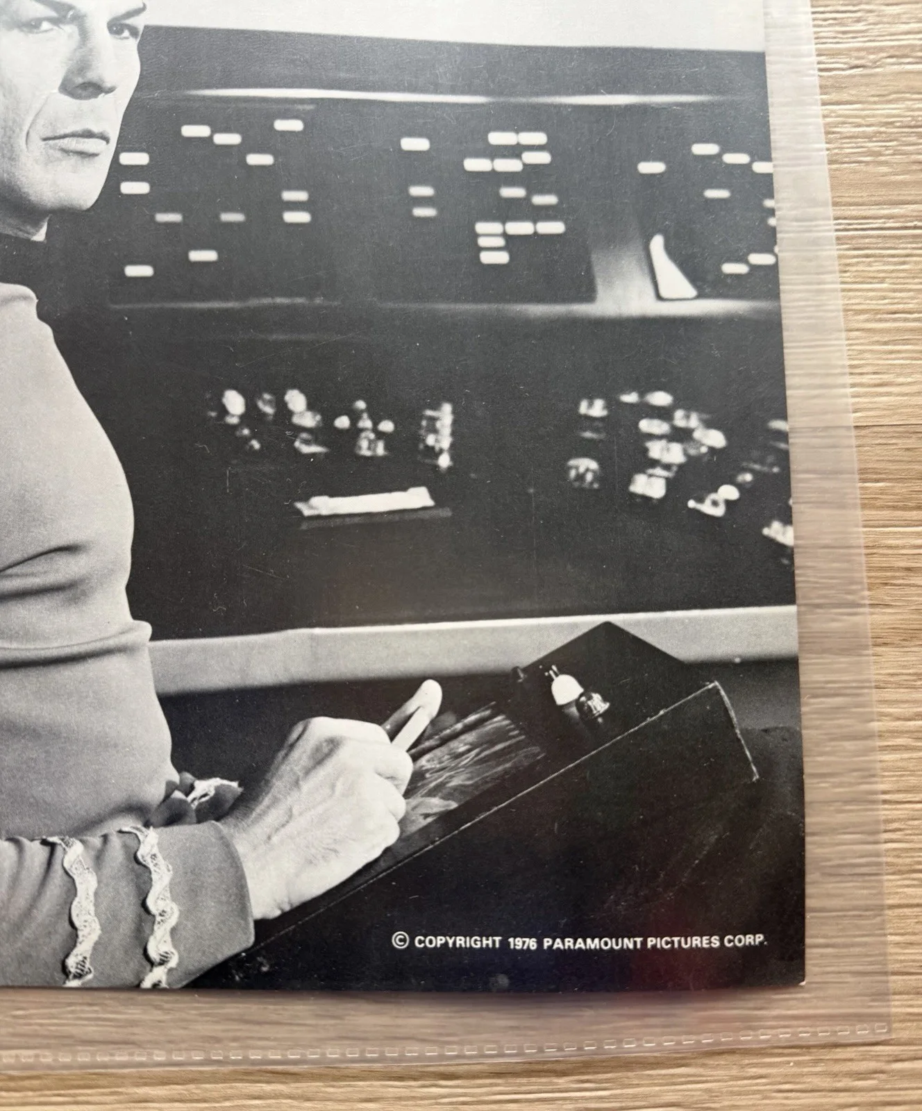 Leonard Nimoy — Star Trek Leonard Nimoy as Spock On Enterprise Bridge 8x10 B&W Photo Paramount, изображение 2