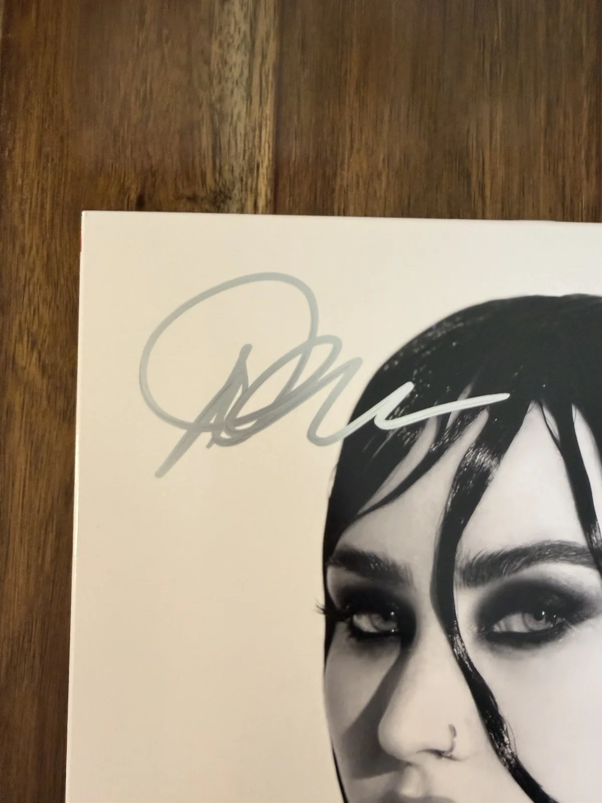 ‘Demi Lovato’ Signed Vinyl Album ‘Revamped’ Beckett Certified Autograph, изображение 2
