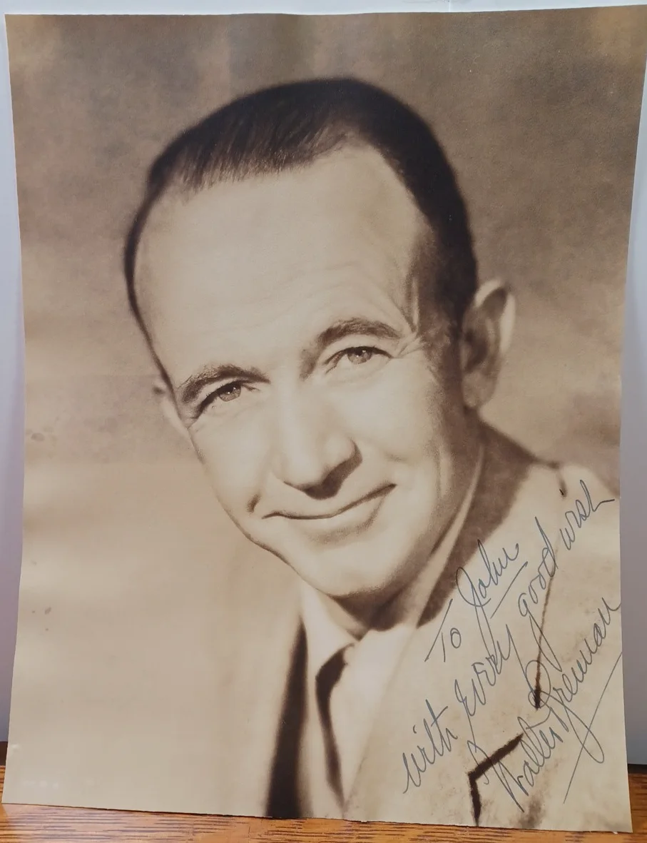 Walter Brennan — Walter Brennan Signed ORG 1940s Photograph Autographed 7.25 x 9 JRR16