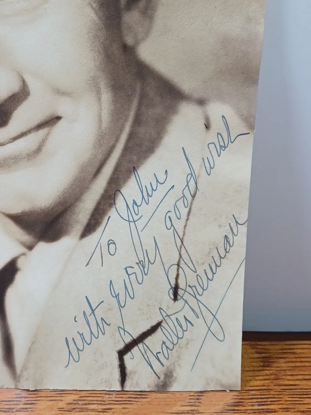 Walter Brennan — Walter Brennan Signed ORG 1940s Photograph Autographed 7.25 x 9 JRR16, image 2