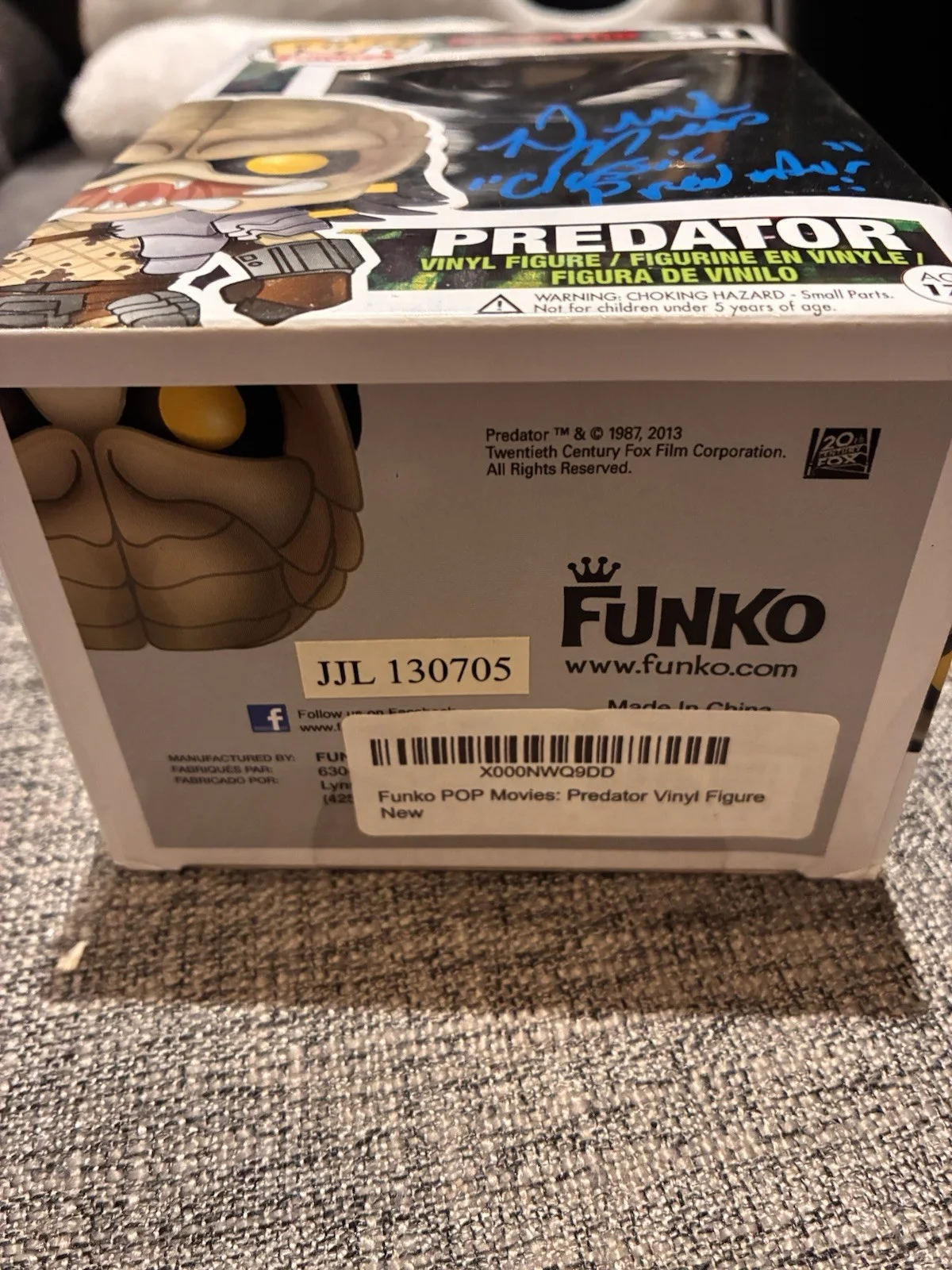 predator signed funko, image 4