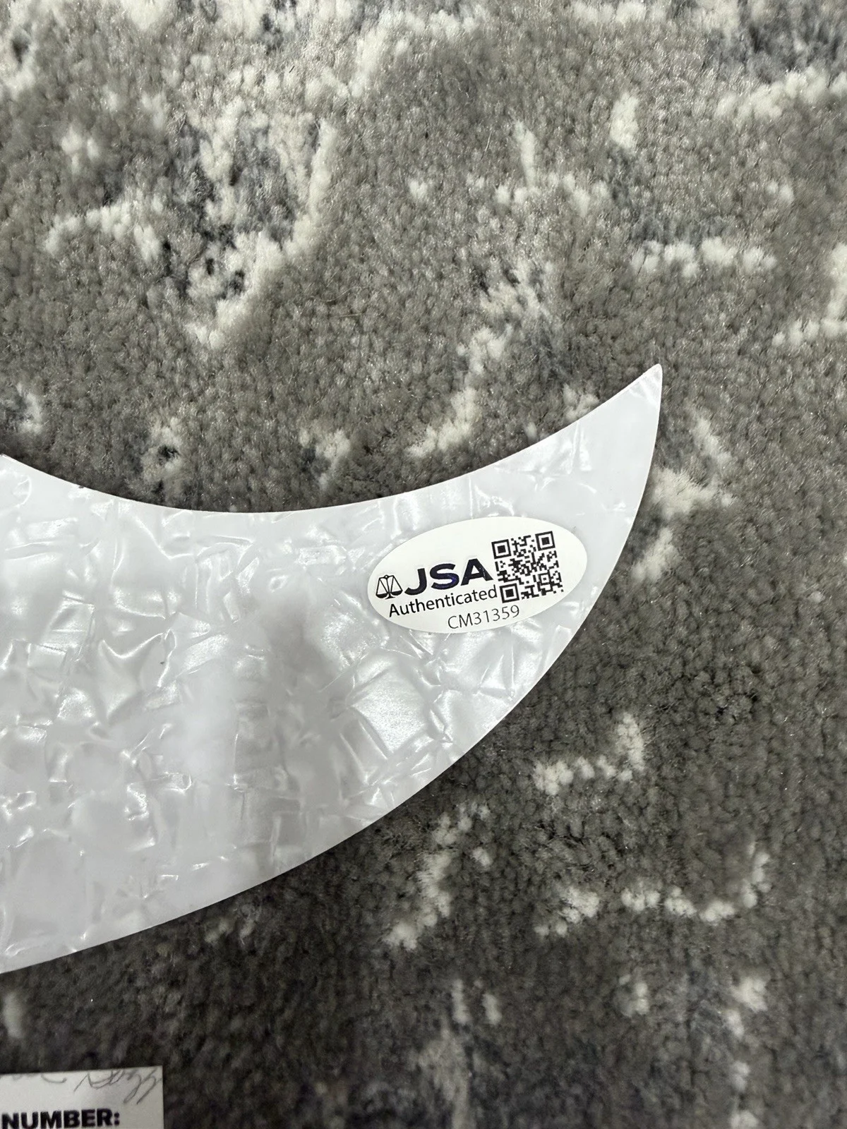 Dwight Yoakam Signed Autographed Pick Guard Country Music JSA Coa, изображение 2