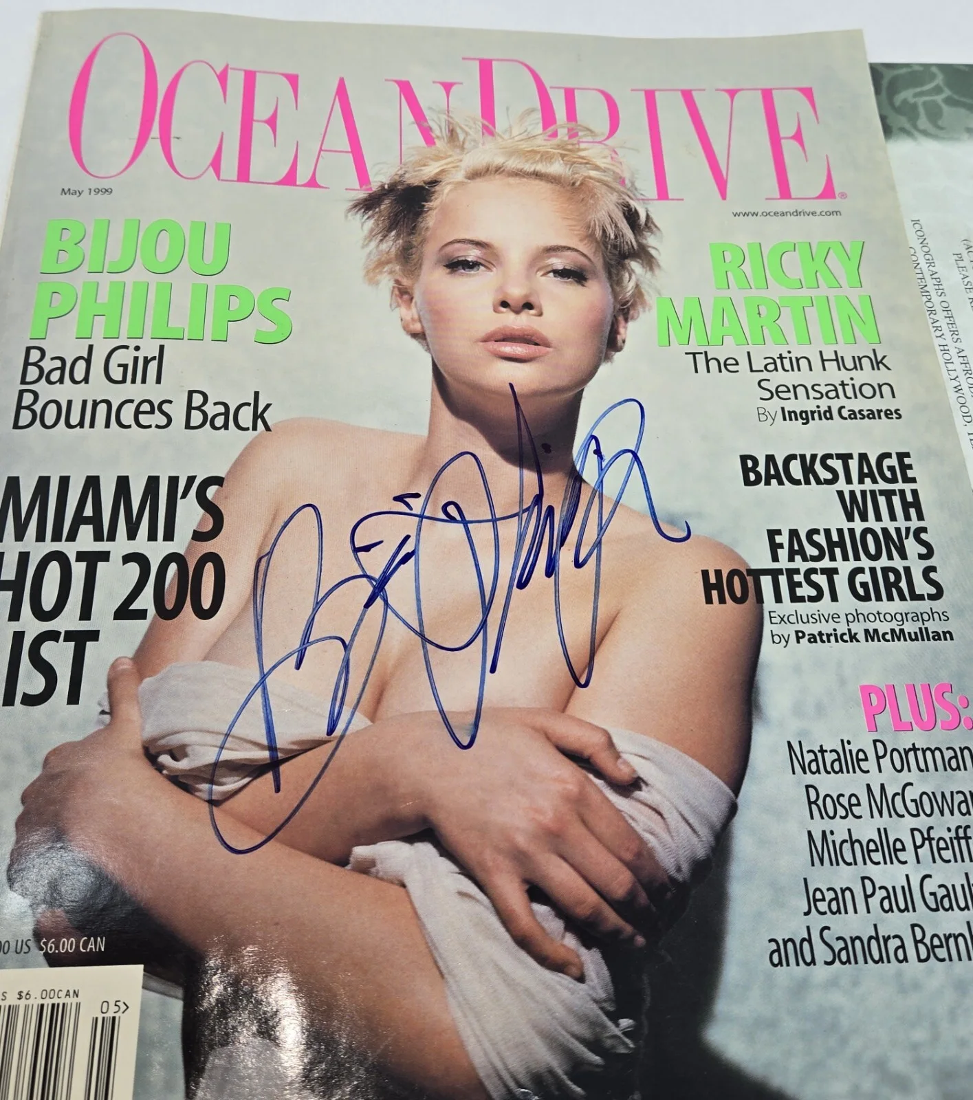 Bijou Philips — VTG BIJOU PHILIPS AUTOGRAPHED 1999 OCEAN DRIVE MAGAZINE W/ICONOGRAPHS COA, image 2