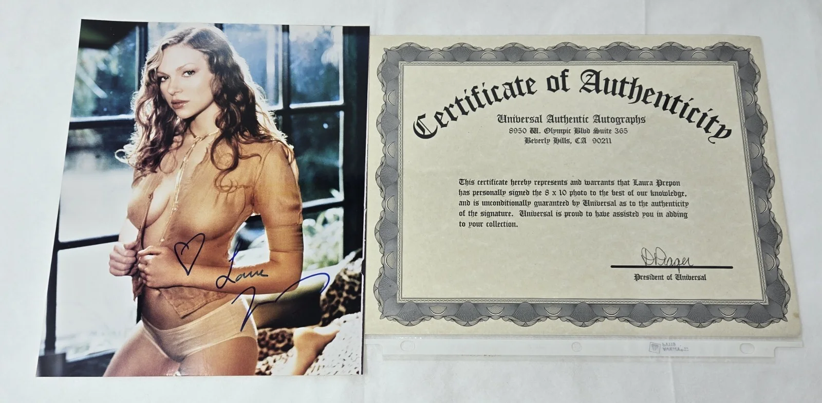 Laura Prepon — VTG LAURA PREPON 2001 AUTOGRAPH SIGNED COLOR GLOSSY PHOTO 10X8 UNIVERSAL COA
