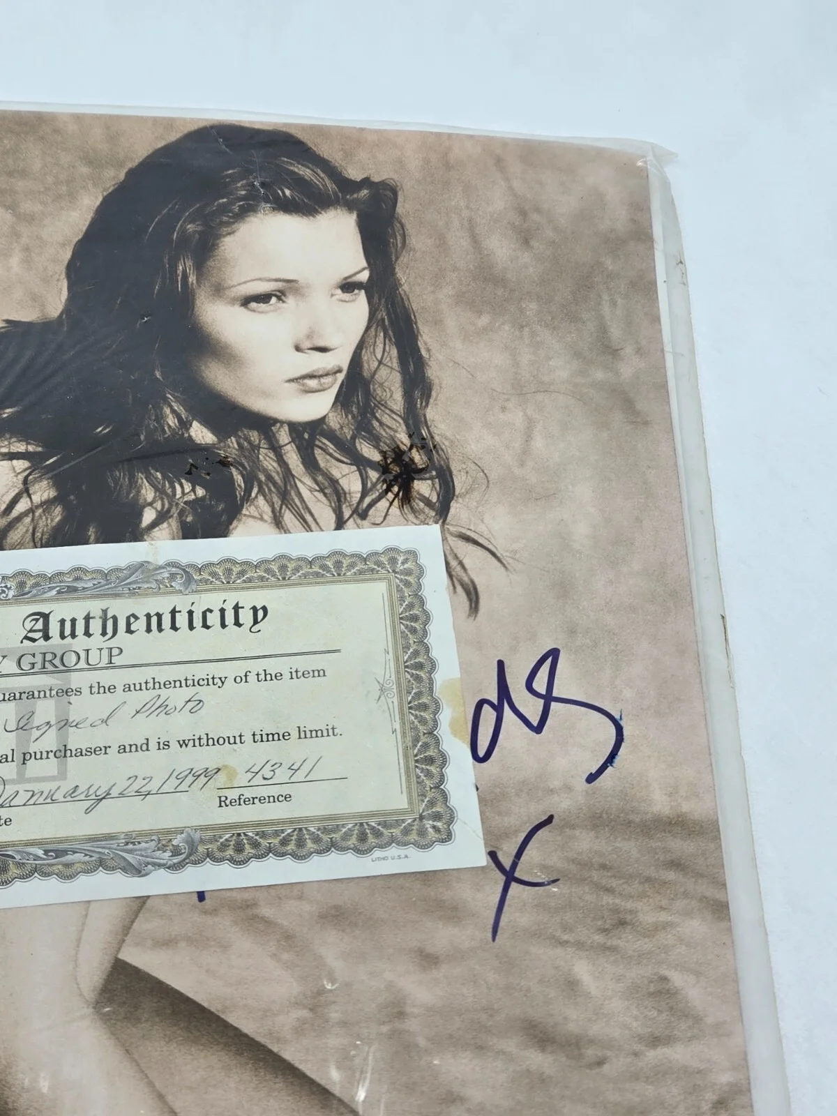 VTG KATE MOSS 1999 AUTOGRAPH SIGNED COLOR GLOSSY PHOTO 14X11 ODYSSEY GROUP COA, изображение 3