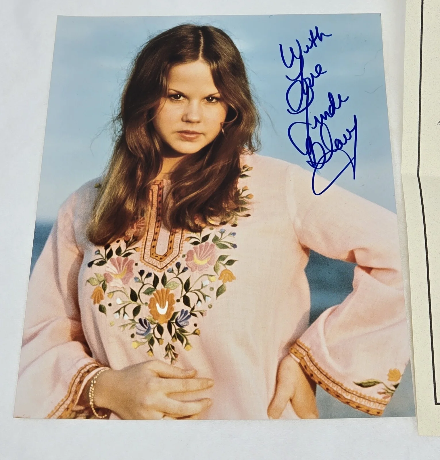 Linda Blair — LINDA BLAIR 2002 AUTOGRAPH SIGNED COLOR GLOSSY PHOTO 10X8 W/JG COA, изображение 2