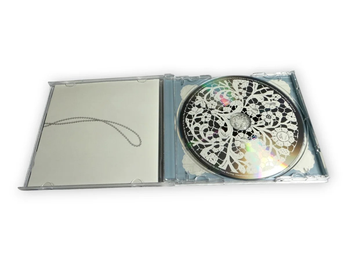 Madison Beer Signed Autographed CD Insert Locket w/CD JSA COA, image 2