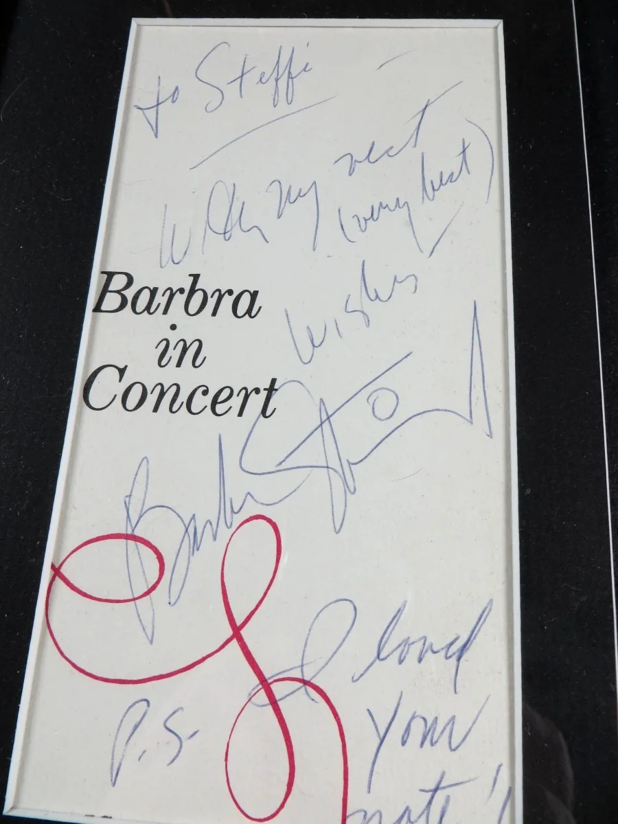 Barbra Streisand Signed Autographed Program Page Las Vegas International BAS, image 2