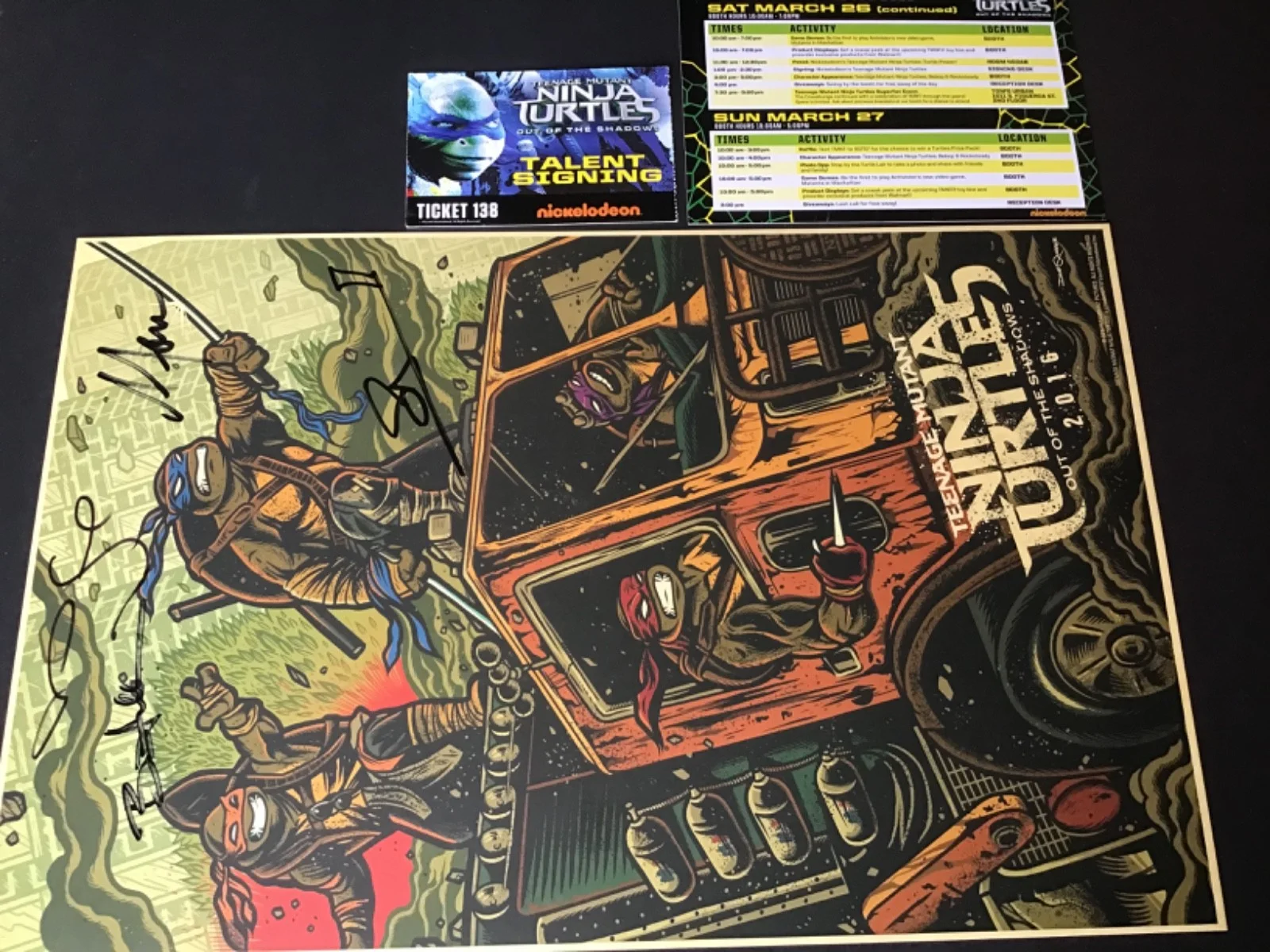 MEGAN FOX, STEPHEN AMELL — TEENAGE MUTANT NINJA TURTLES Signed MEGAN FOX Stephen Amell WONDERCON SDCC 2016