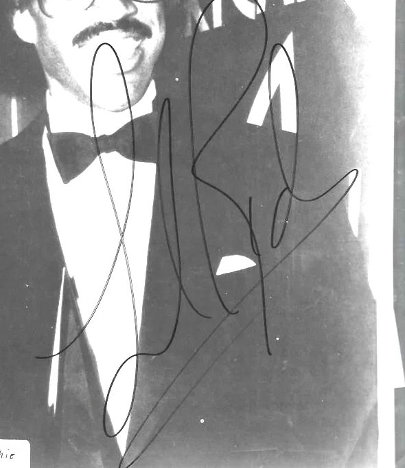 Original Hand Signed Lionel Ritchie autograph on 8 x 10 photo, image 2