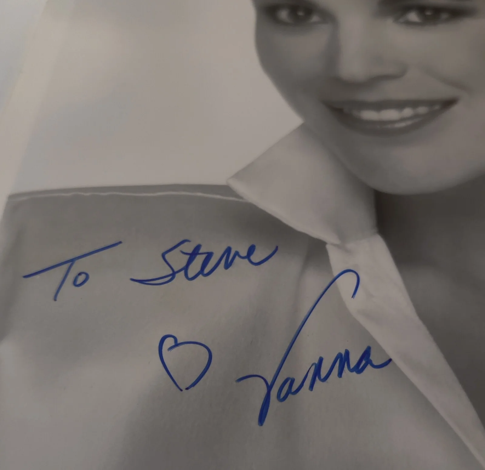 Vanna White — Vanna White Wheel Of Fortune Signed Autographed 8x10" Photo "To Steve", изображение 2