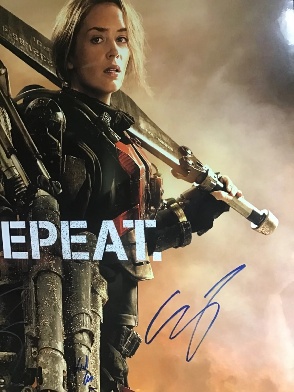 TOM CRUISE — EDGE OF TOMORROW World Premiere Poster #7/50 SIGNED x TOM CRUISE Emily Blunt +6!, изображение 3