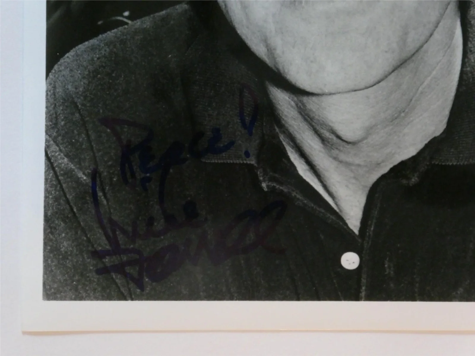 Mike Farrell — Mike Farrell Signed 8x10 B&W Photo Autographed M*A*S*H, изображение 2