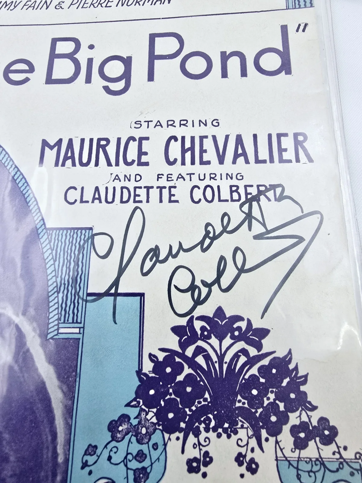 Claudette Colbert Autograph Signed Sheet Music 12x9, изображение 2