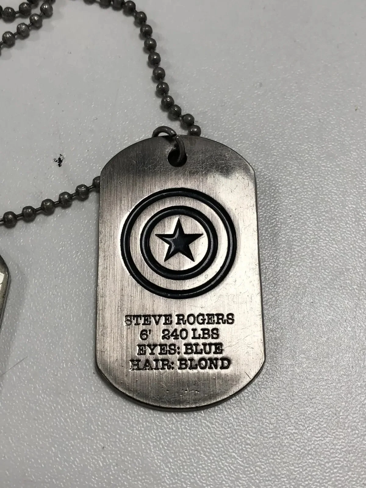 Marvel Universe Live Captain America Dog Tag Necklace Set Colectable Pre Owned, image 2
