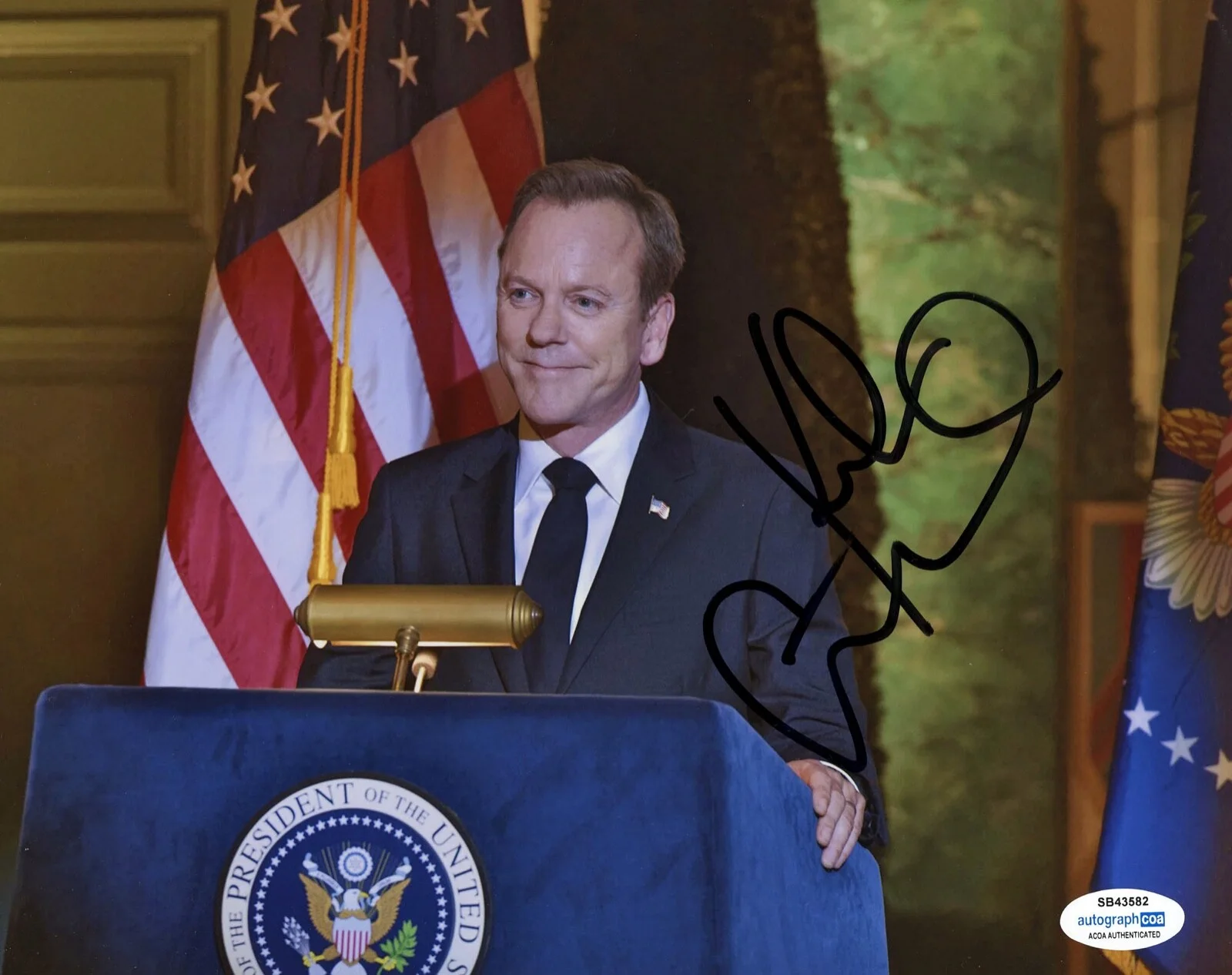 KIEFER SUTHERLAND — Kiefer Sutherland signed "DESIGNATED SURVIVOR" 8x10 Photo EXACT PROOF b ACOA COA, изображение 4