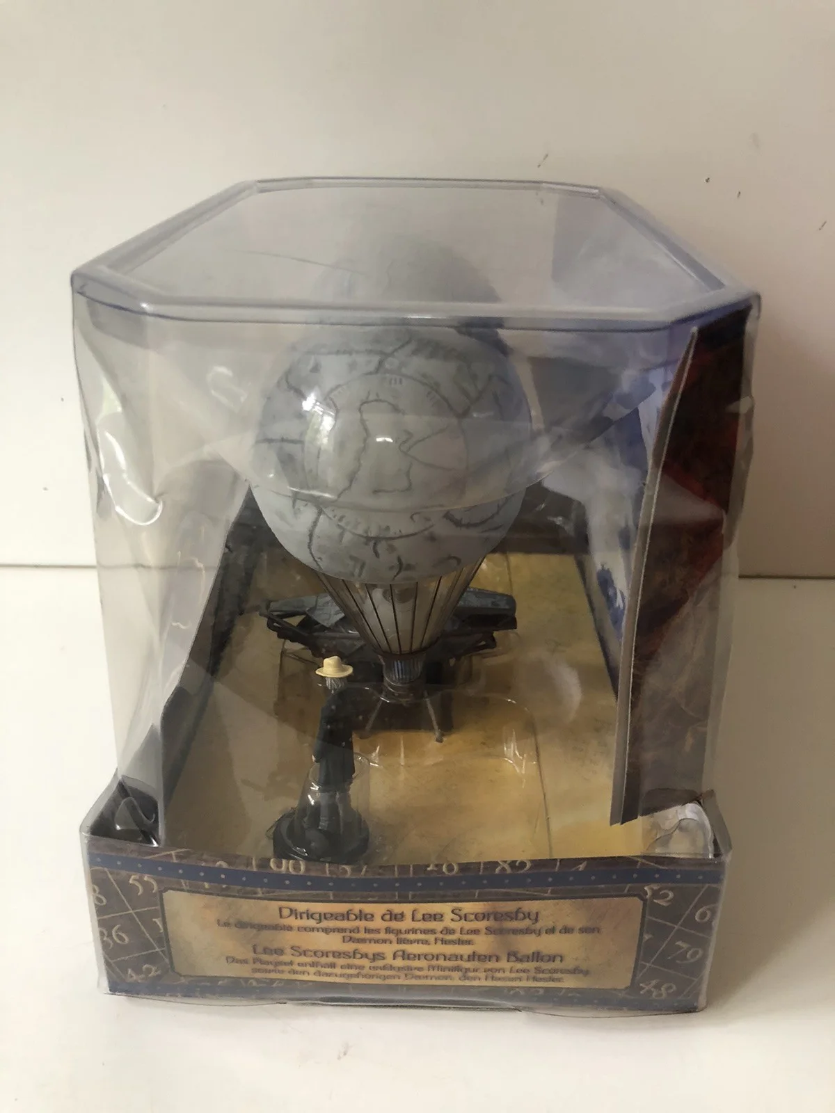 CORGI - THE GOLDEN COMPASS - LEE SCORESBY'S AIR SHIP (plus Lee Figure) - AsNew, изображение 4