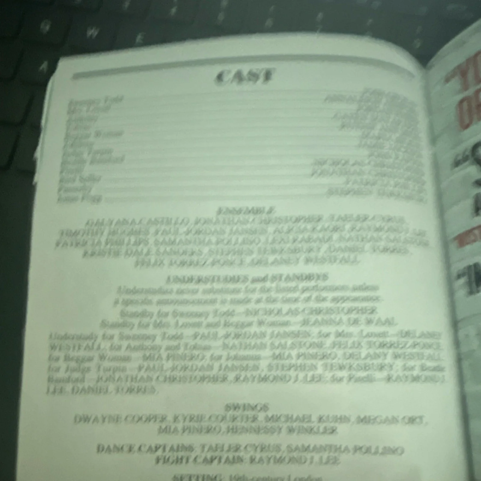 Cast members listed inside — Sweeney Todd Original Signed Playbill Lunt-Fontanne Theatre, изображение 2