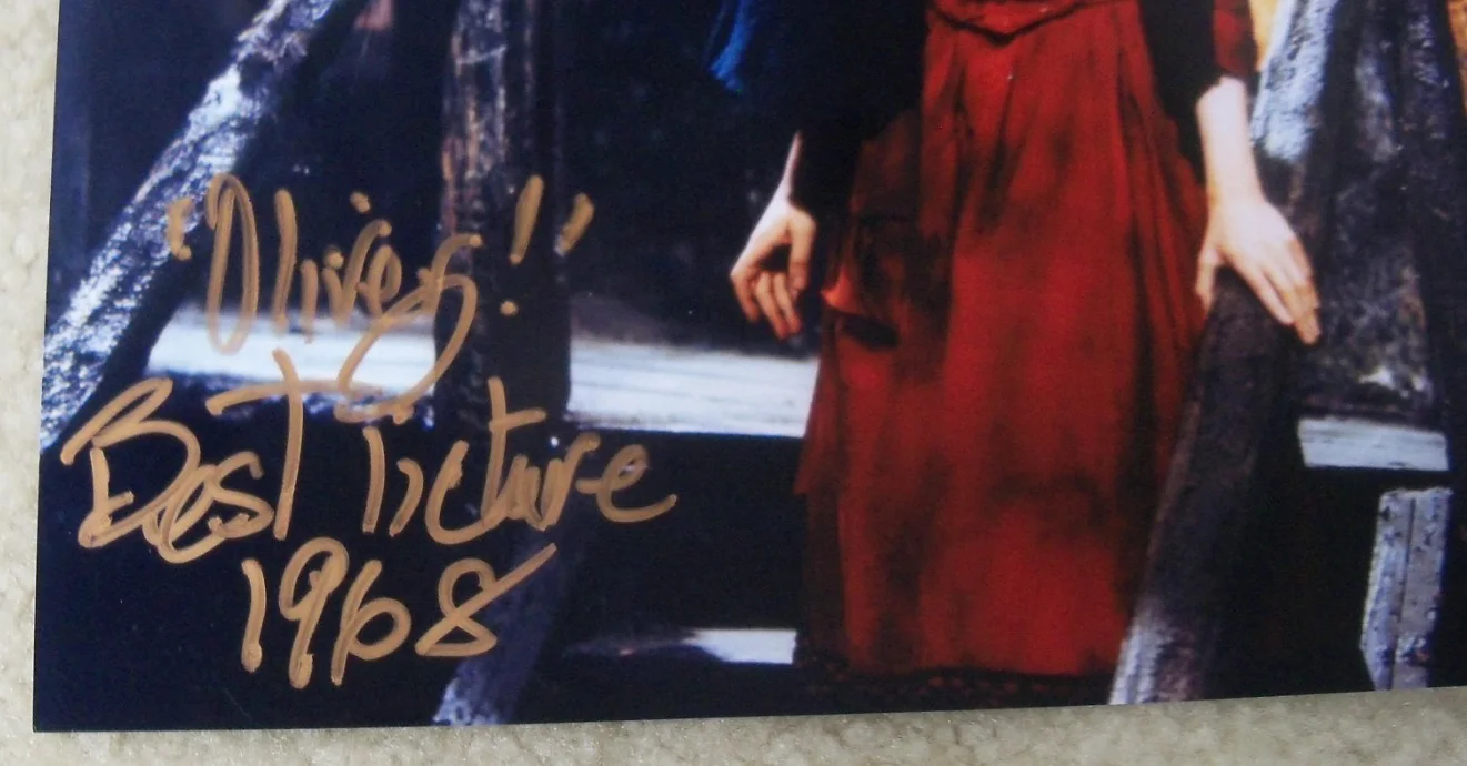 Shani Wallis signed photo Oliver! COA, image 3