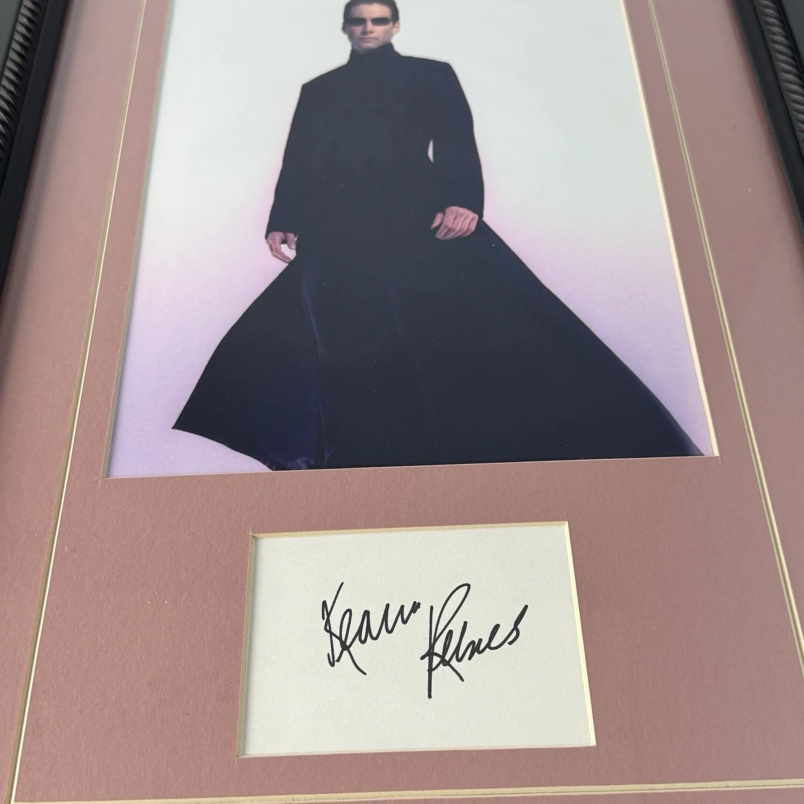Keanu Reeves Autographed Card 8x10 Photo On 20x14 Glass Panel Wood Frame Signed, изображение 2