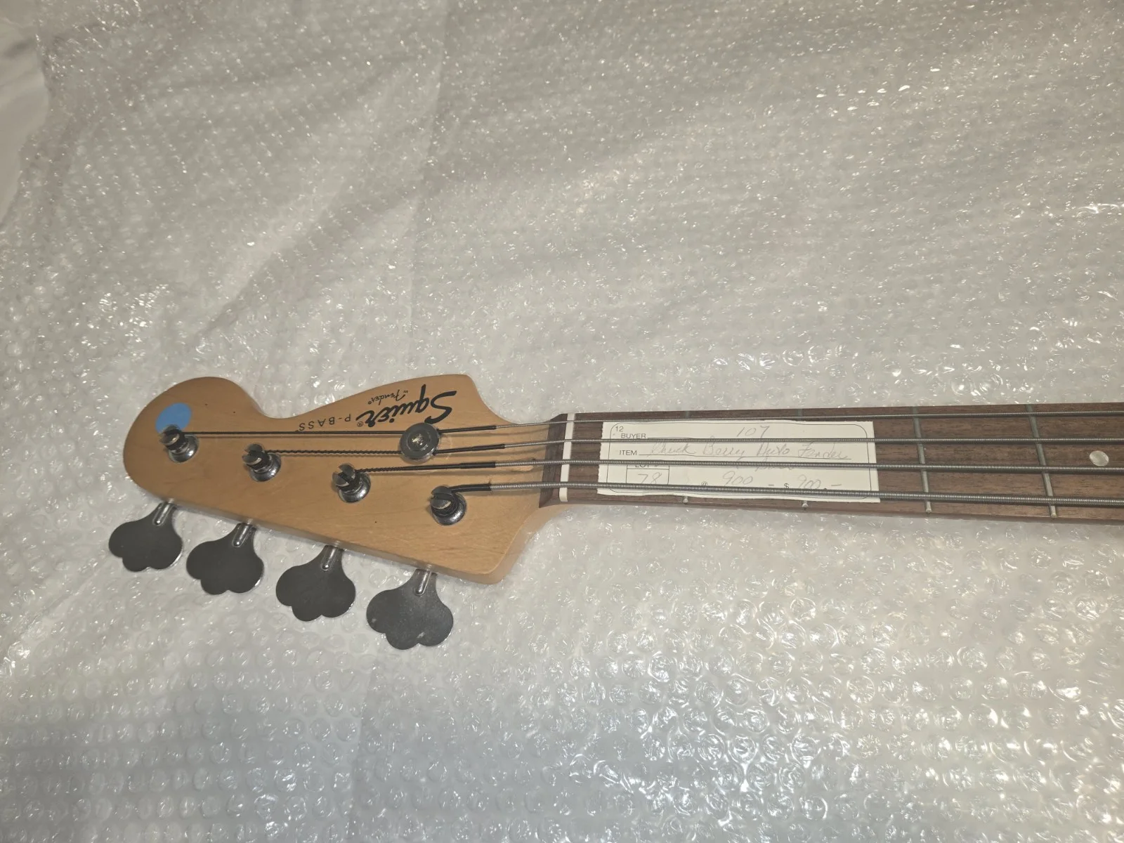 Chuck Berry — Chuck Berry Autographed Guitar. Fender Squier P-Bass Guitar, изображение 5