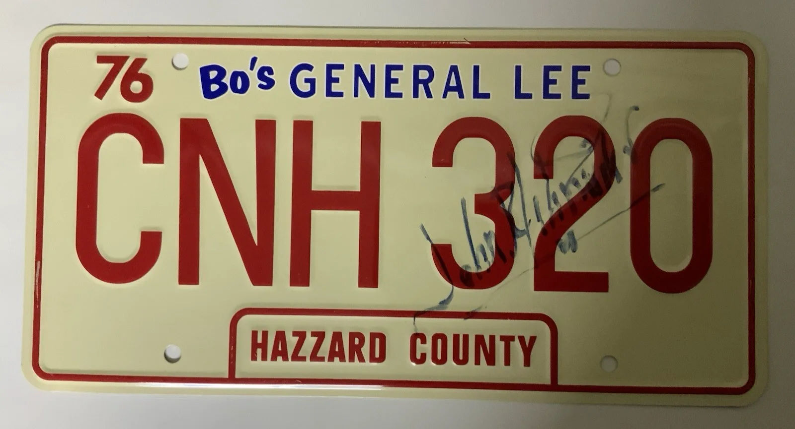 John Schneider — JOHN SCHNEIDER signed Dukes Of Hazzard Bo's General Lee Metal License Plate, изображение 4