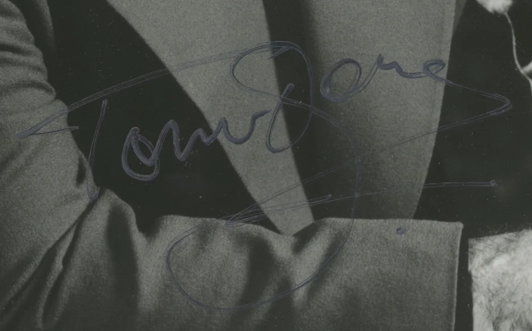 Tom Jones Singer Autographed Signed 8x10 Photo AMCo COA 24307, image 2