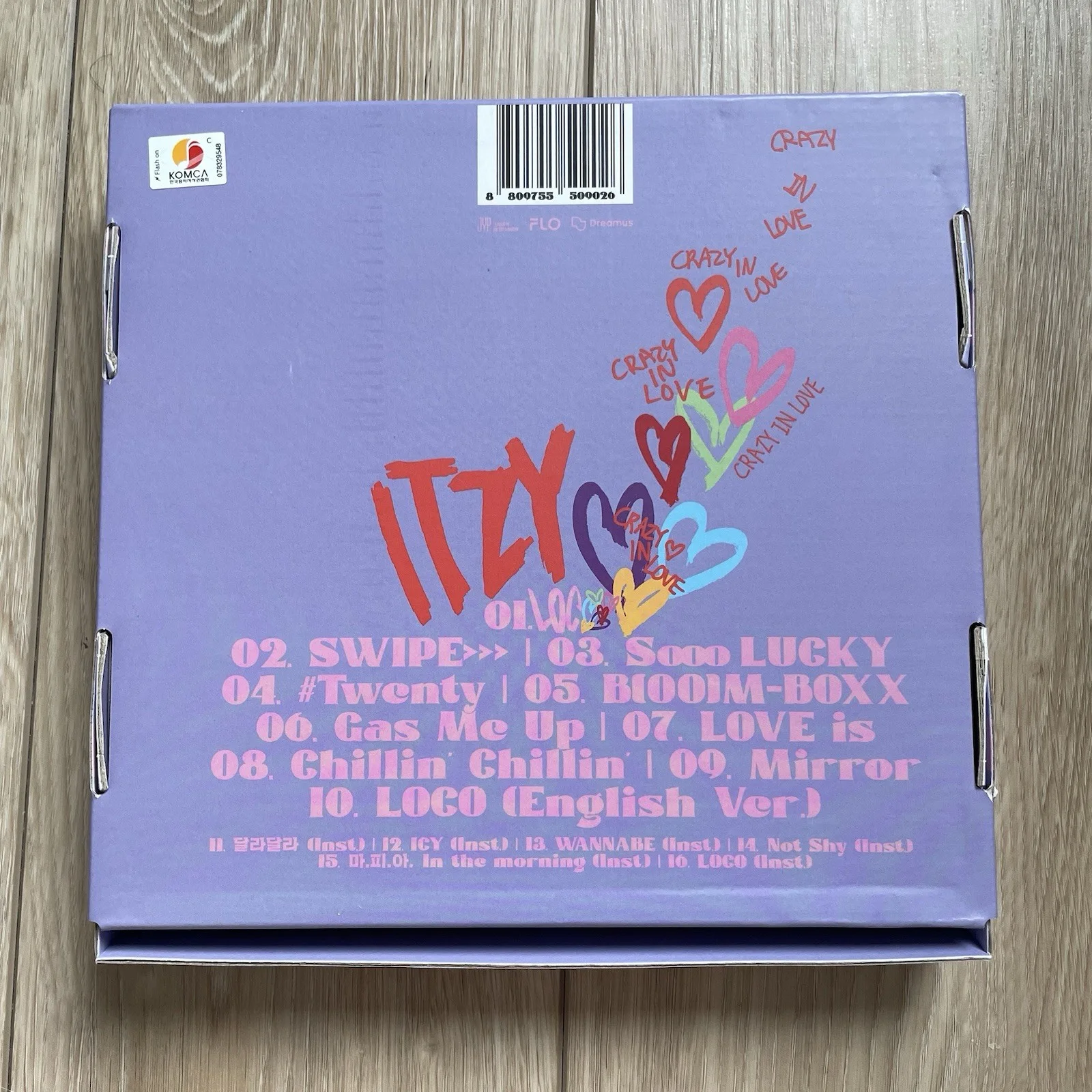 itzy crazy in love lia signed album, image 4
