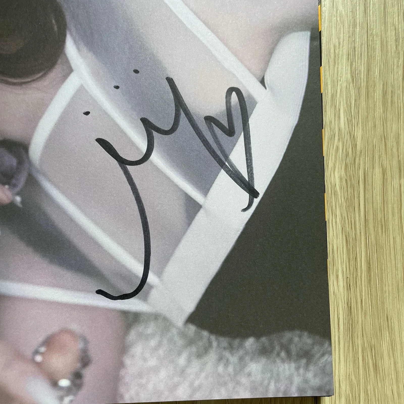 itzy guess who chaeryeong signed poster, image 2