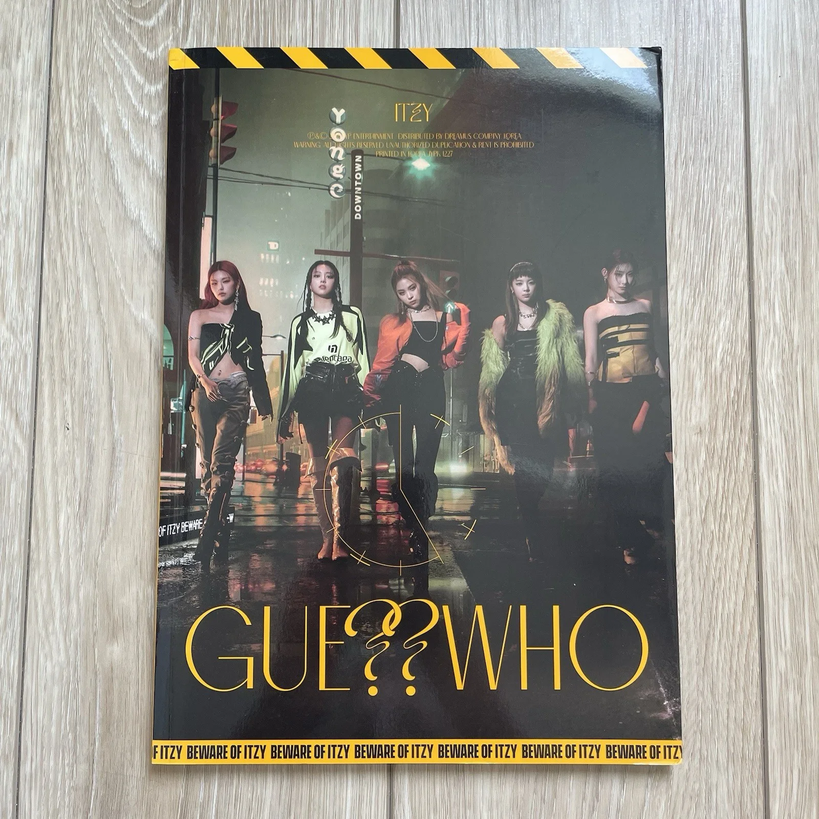 itzy guess who chaeryeong signed poster, image 4