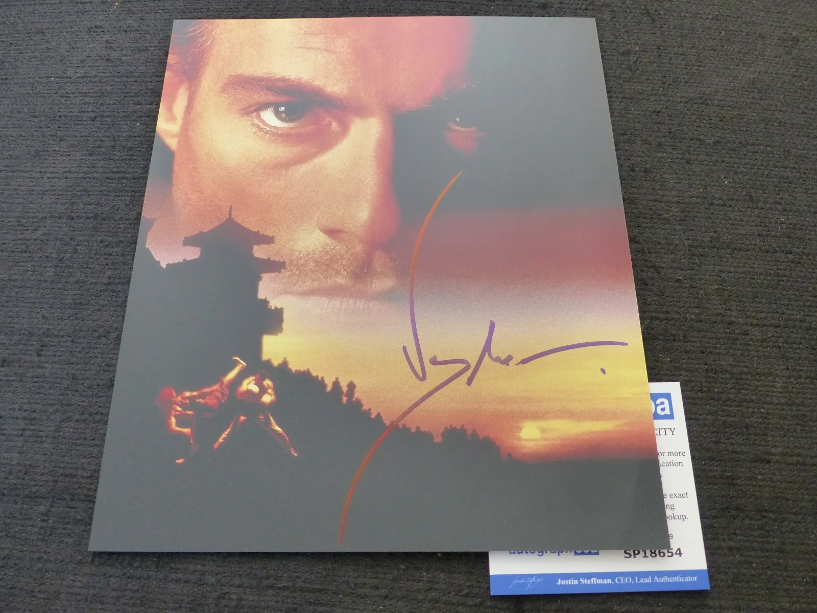 Jean-Claude Van Damme — JEAN-CLAUDE VAN DAMME signed autograph 8x10 autographed Photo ACOA COA