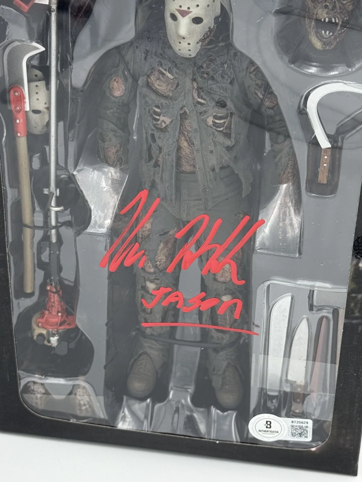 Kane Hodder — Kane Hodder Signed Friday the 13th New Blood VII NECA Figure Autograph BAS K29, изображение 2